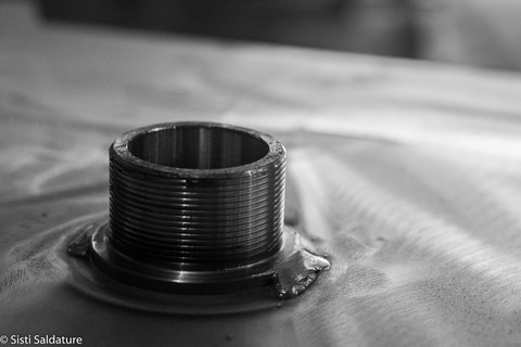 componente automotive perno saldato